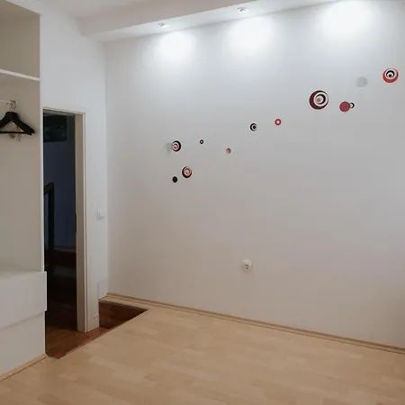 Silver Corner 3