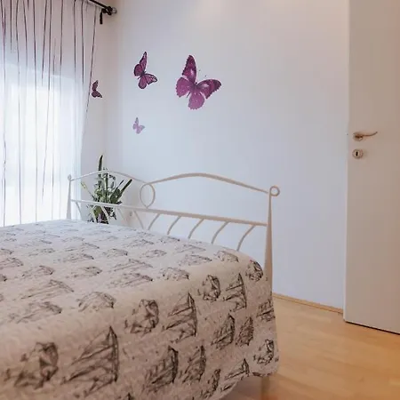 Silver Corner 3 *